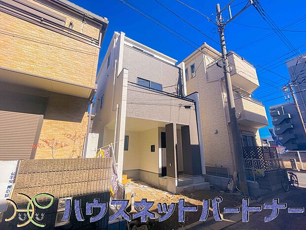 家族の温かさと陽光の暖かさ、楽しい毎日と明るい未来を予感させる「空間が織り成すひとつ先の住み心地」を演出します。