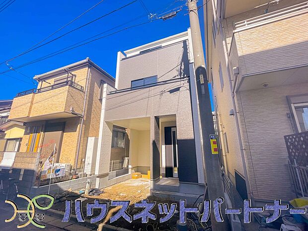 豊かで快適な暮らしを。ここから始まる「日常」はご家族にとってかけがえのない時間となります。少しでも豊かに、快適に。そんな想いから本邸宅は生まれました。