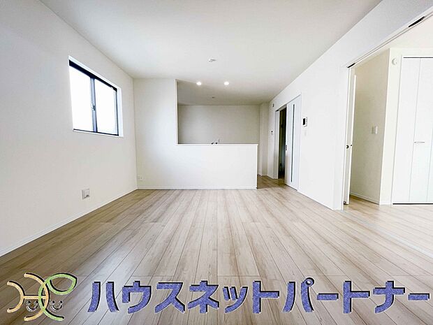 カウンターがあると配膳が楽なことがメリットの一つ。後片付けをするときも、ダイニングテーブルからあまり動かずに流し台へ運ぶことができるので便利です♪