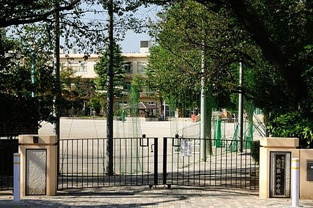 周辺環境-中学校(1400m)板橋区立赤塚第一中学校 