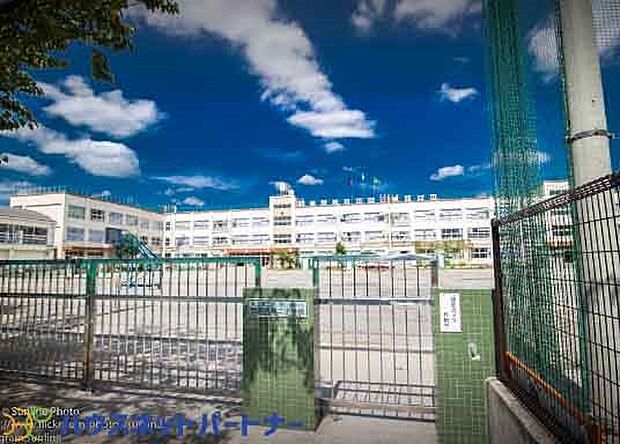 周辺環境-小学校(300m)西新井第二小学校