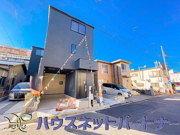 豊かで快適な暮らしを。ここから始まる「日常」はご家族にとってかけがえのない時間となります。少しでも豊かに、快適に。そんな想いから本邸宅は生まれました。