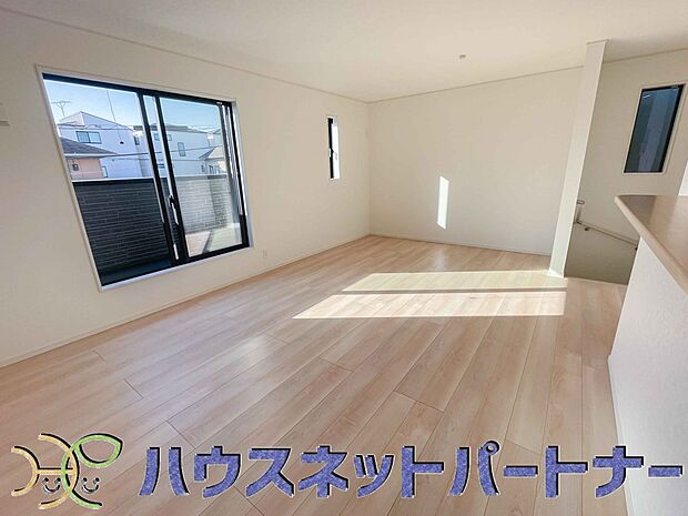 うららかな陽射しがどのお部屋にも降り注ぎますように、快適さを追求した間取設計。得難い立地環境での生活を恵みの豊かな永住の地へと変えてくれます。