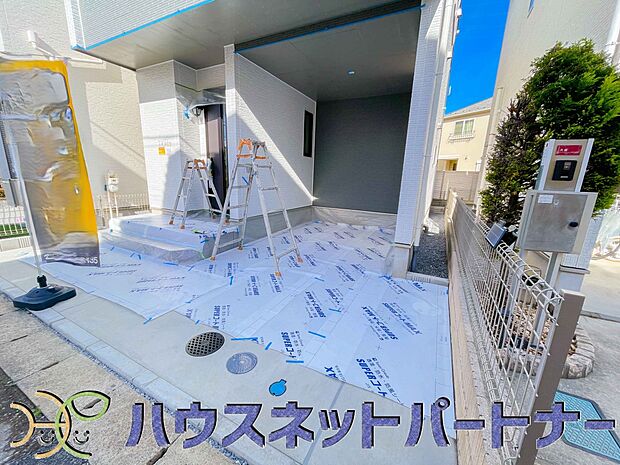 ビルトインガレージは、車がきれい。ビルトインガレージなら「野ざらし、雨ざらし、吹きさらし」になりません。汚れやいたみは減り、車の掃除もラクになります。