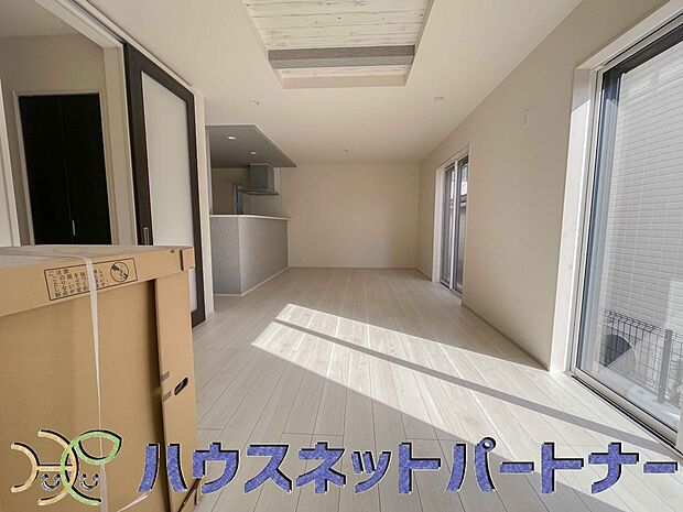 カウンターがあると配膳が楽なことがメリットの一つ。後片付けをするときも、ダイニングテーブルからあまり動かずに流し台へ運ぶことができるので便利です♪