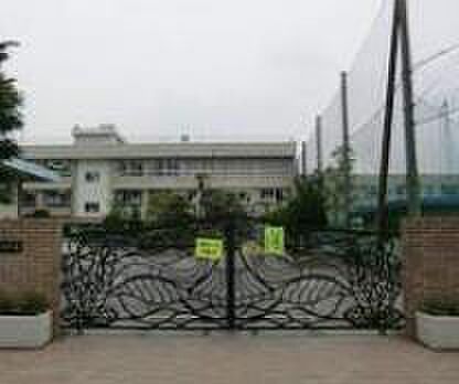 周辺環境-中学校(981m)戸田市立戸田東中学校