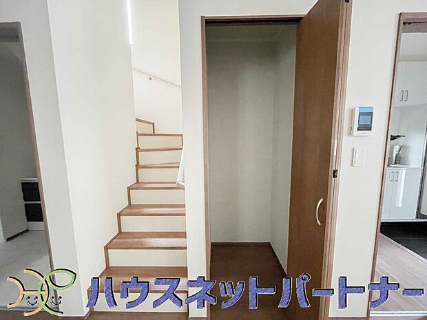 家族の小物って意外と増えていくので、収納が多いと助かります。