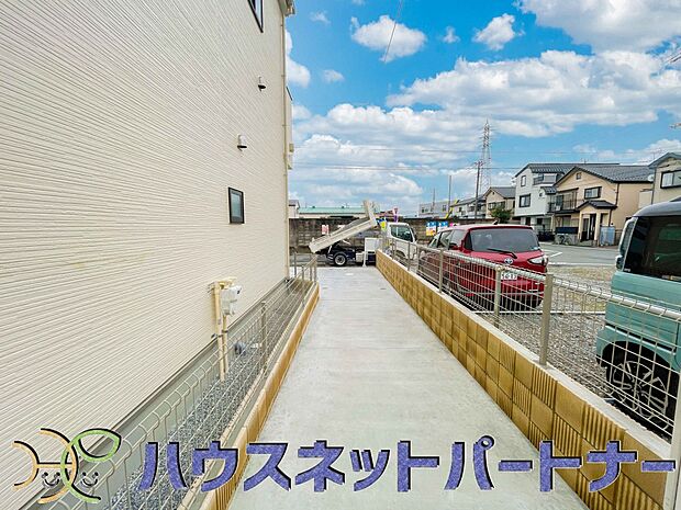 ここから始まる「日常」はご家族にとってかけがえのない時間となります。少しでも豊かに、快適に。そんな想いから本邸宅は生まれました。