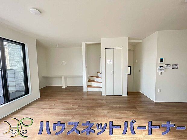 陽だまりのある光彩豊かなリビングは、何よりも快適で心休まる時間を過ごせます。