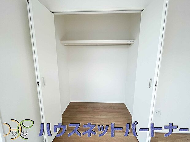 各部屋を最大限に広く使って頂ける様、全居住スペースに収納付。プライベートルームはゆったりと快適に。