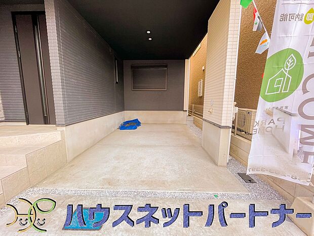 ビルトインガレージは、車がきれい。ビルトインガレージなら「野ざらし、雨ざらし、吹きさらし」になりません。汚れやいたみは減り、車の掃除もラクになります。