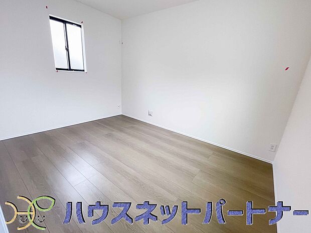 陽射しがぽかぽかと差し込むお部屋は湿気やカビの心配も減るので快適に過ごせます。