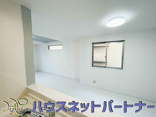 カウンターがあると配膳が楽なことがメリットの一つ。後片付けをするときも、ダイニングテーブルからあまり動かずに流し台へ運ぶことができるので便利です♪