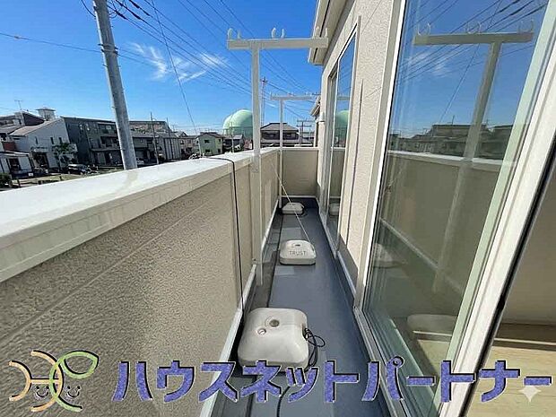 バルコニーから差し込む陽光・通風は、住環境・快適性と共に有り続ける貴重な「財産」です。この新築戸建に住まう事で手に入れるものは、きっと日常にとっても貴重な存在となるはずです。