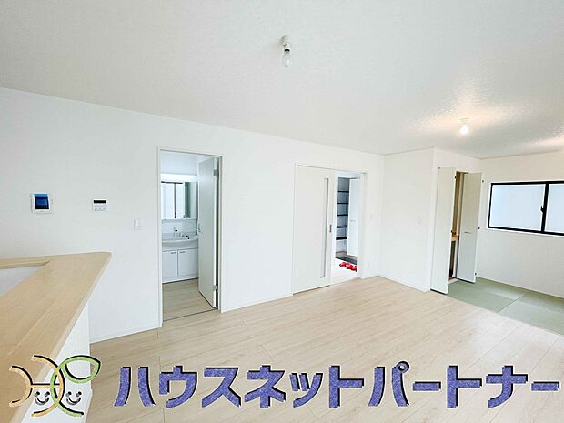 家族の温かさと陽光の暖かさ、楽しい毎日と明るい未来を予感させる「空間が織り成すひとつ先の住み心地」を演出します。