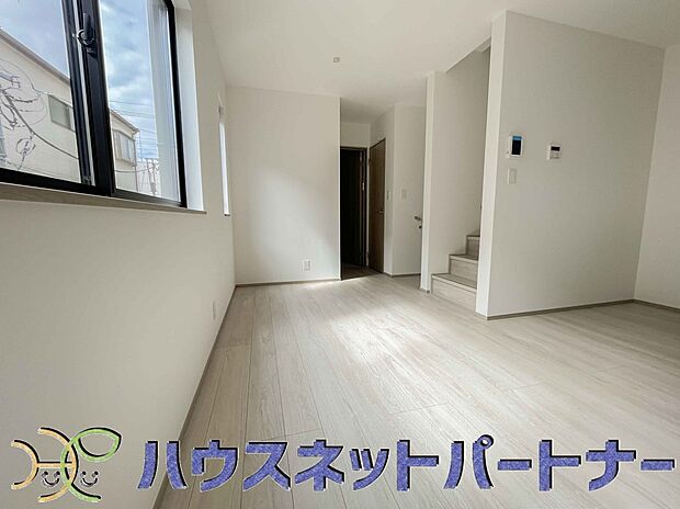 家族の温かさと陽光の暖かさ、楽しい毎日と明るい未来を予感させる「空間が織り成すひとつ先の住み心地」を演出します。