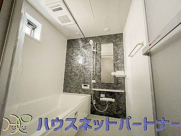 清潔を基調とした浴室は家族と一緒にお風呂に入れる広さです。楽しく癒しの一時を・・。