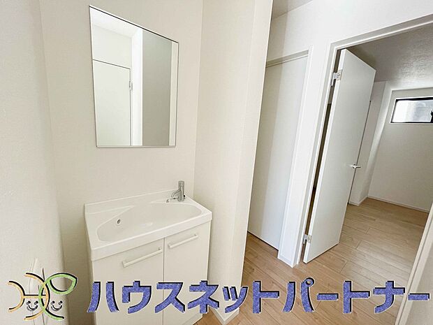 1階に洗面台をもう一つ設置しました。ちょっとした設備に感動です。