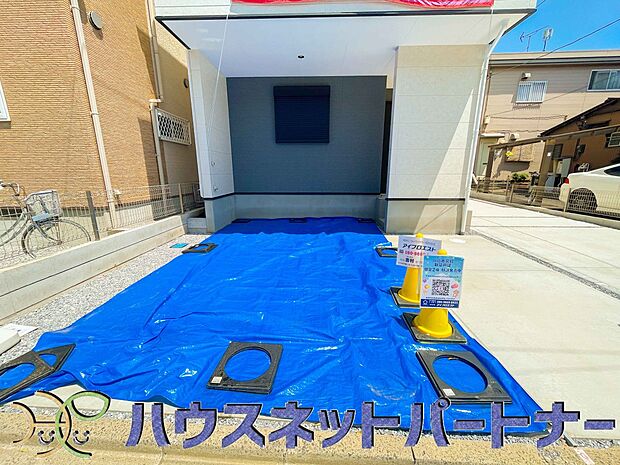 通勤や家族の送迎など、毎日の生活にマイカーが欠かせない方にとって駐車場は大事な条件。敷地内にカースペースがあれば、お出かけやお買い物の際の搬入出もらくらくです。