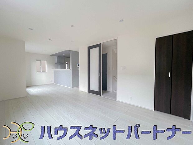 陽だまりのある光彩豊かなリビングは、何よりも快適で心休まる時間を過ごせます。