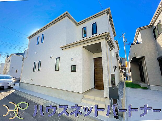 豊かで快適な暮らしを。ここから始まる「日常」はご家族にとってかけがえのない時間となります。少しでも豊かに、快適に。そんな想いから本邸宅は生まれました。