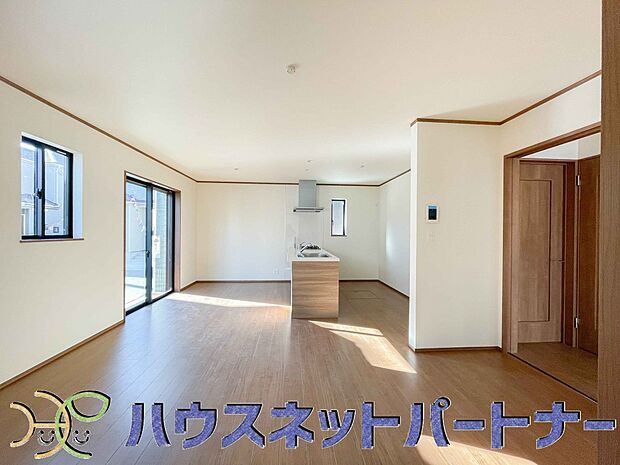 うららかな陽射しがどのお部屋にも降り注ぎますように、快適さを追求した間取設計。得難い立地環境での生活を恵みの豊かな永住の地へと変えてくれます。