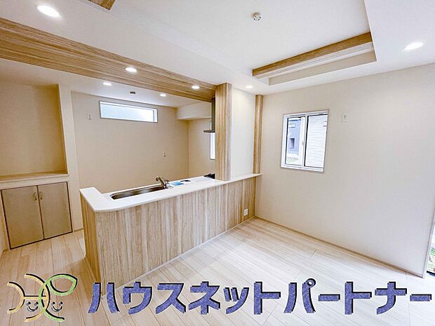 カウンターがあると配膳が楽なことがメリットの一つ。後片付けをするときも、ダイニングテーブルからあまり動かずに流し台へ運ぶことができるので便利です♪