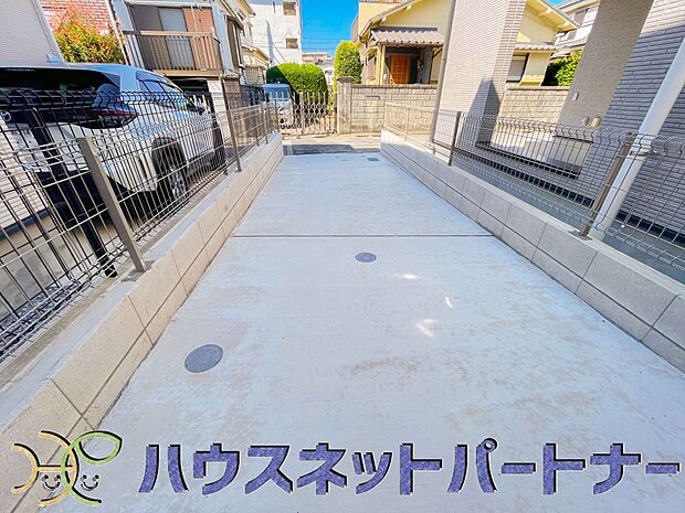 駐車場がある戸建を持つ最大のメリットは、駐車場代金を支払い続ける必要がないことです。賃貸住宅に住んでいる方が、戸建の購入を考えるきっかけに挙げることが多いようです。