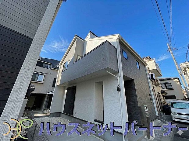 家づくりへの想いが設計に表れています。住み心地のために工夫された造り辺環境には便利な設備が点在し、毎日の暮らしを快適にしてくれる邸宅です。