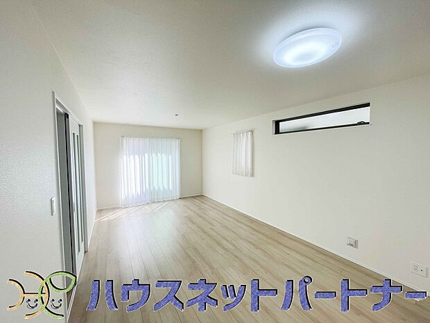 家族の温かさと陽光の暖かさ、楽しい毎日と明るい未来を予感させる「空間が織り成すひとつ先の住み心地」を演出します。