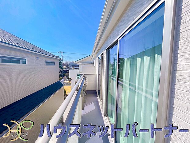 洗濯物を干したり、布団を干したり、ゴミを一時保管したり…　