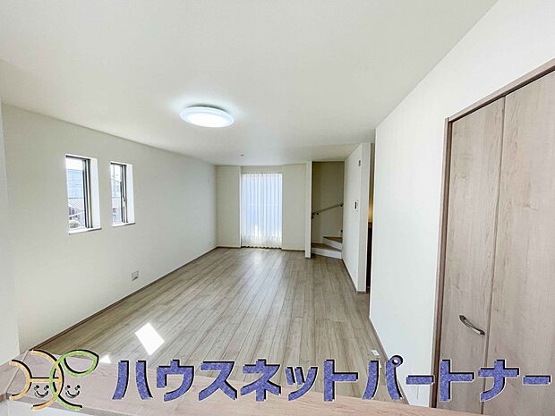 流行に左右されず、将来にわたって価値が継続する「上質」な佇まい。おしゃれな雰囲気や自然の潤い、親しみやすさといった個性を、街に新たな価値をもたらし続けます。