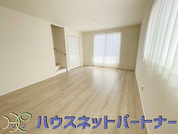 インテリアショップで見掛けた「あの家具」も置ける、ゆったりとした空間。時に広さが上質な寛ぎの時間になる事も。