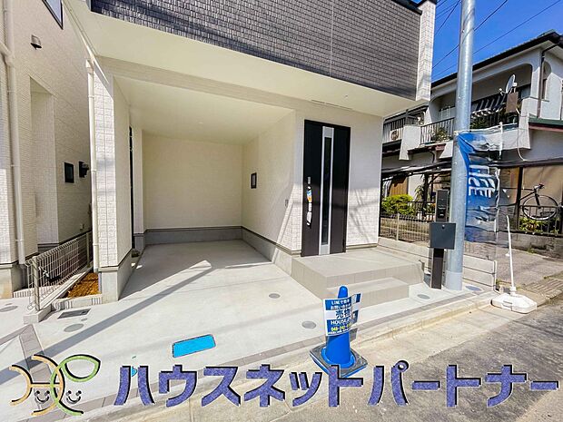 通勤や家族の送迎など、毎日の生活にマイカーが欠かせない方にとって駐車場は大事な条件。敷地内にカースペースがあれば、お出かけやお買い物の際の搬入出もらくらくです。