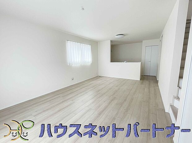 カウンターがあると配膳が楽なことがメリットの一つ。後片付けをするときも、ダイニングテーブルからあまり動かずに流し台へ運ぶことができるので便利です♪