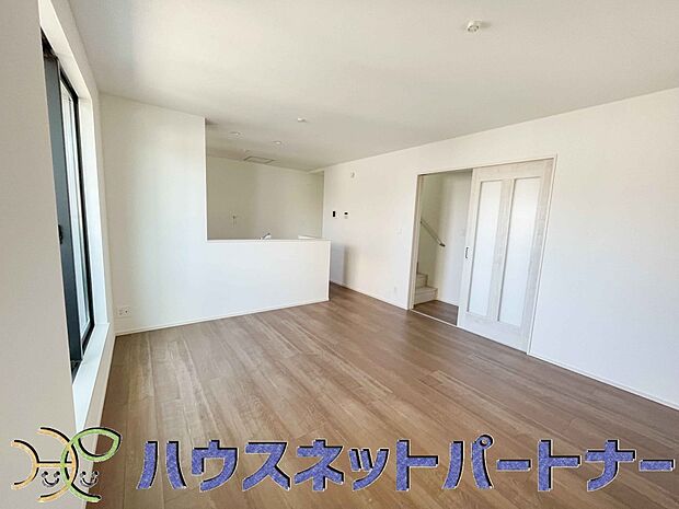 陽だまりのある光彩豊かなリビングは、何よりも快適で心休まる時間を過ごせます。