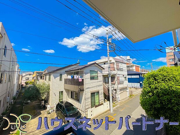 陽当りが良いと、洗濯物が乾きやすいですし、湿気やカビの心配も減るので快適です。寒い冬の日でも、日差しが届くと家の中が暖かくなりますね。