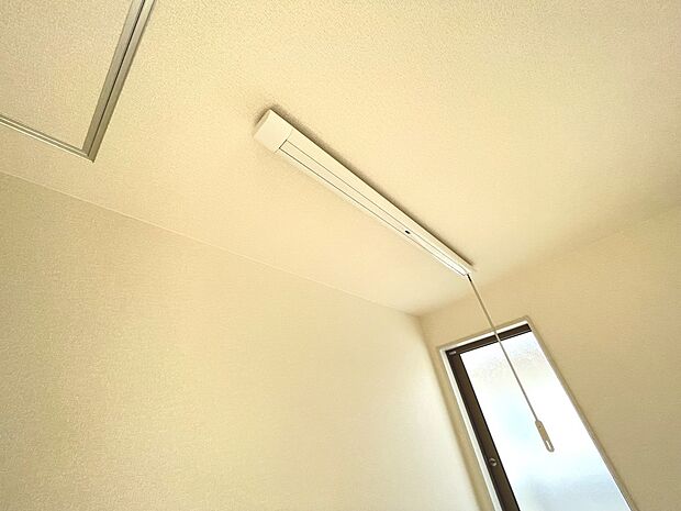 ホスクリーン。梅雨の日などお洗濯物の乾きにもう悩まなくて大丈夫。