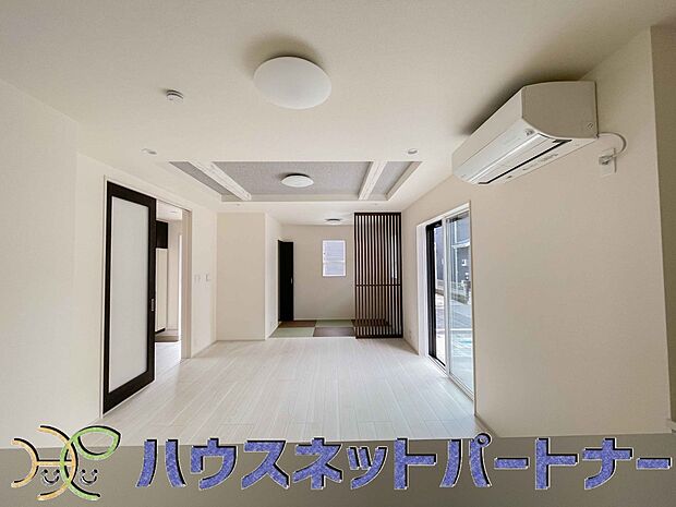 家族の様子を見ながらキッチンでお料理。一日の出来事を会話しながらの家事は嬉しいコミュニケーション。