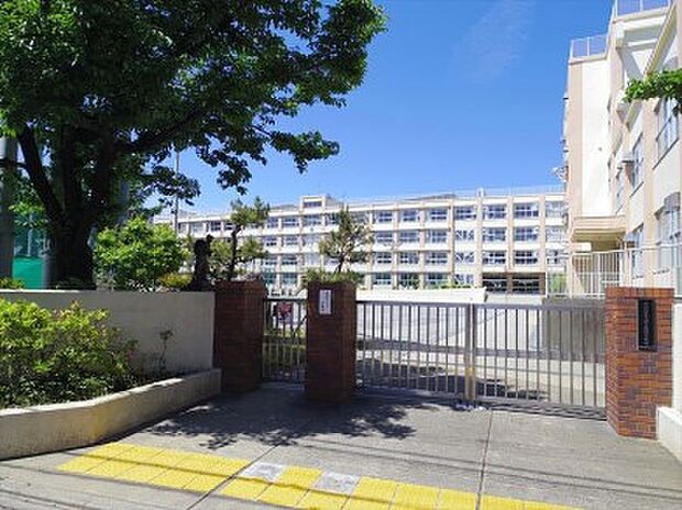 周辺環境-中学校(600m)足立区立第四中学校