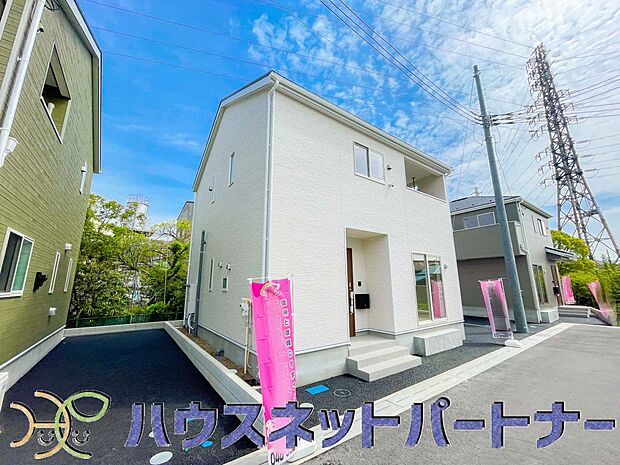 太陽に愛された邸は、陽当り・通風に優れた魅力的で快適さを追求した新築戸建でした。ここに住むからこそ意味がある。そんな特別感に浸りながら、毎日をお過ごしして欲しいです。