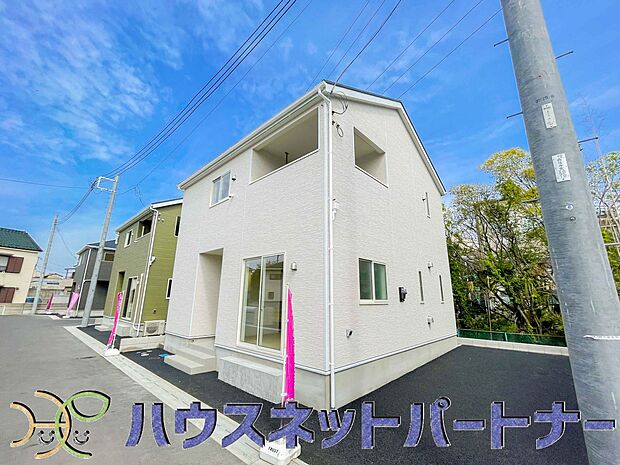 豊かで快適な暮らしを。ここから始まる「日常」はご家族にとってかけがえのない時間となります。少しでも豊かに、快適に。そんな想いから本邸宅は生まれました。