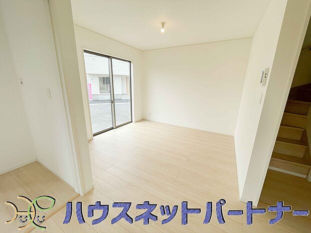 陽だまりのある光彩豊かなリビングは、何よりも快適で心休まる時間を過ごせます。