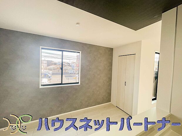 家族の様子を見ながらキッチンでお料理。一日の出来事を会話しながらの家事は嬉しいコミュニケーション。