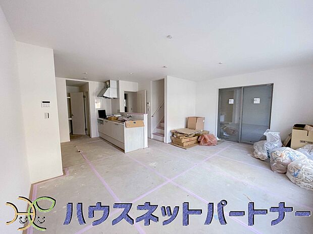 インテリアショップで見掛けた「あの家具」も置ける、ゆったりとした空間。時に広さが上質な寛ぎの時間になる事も。