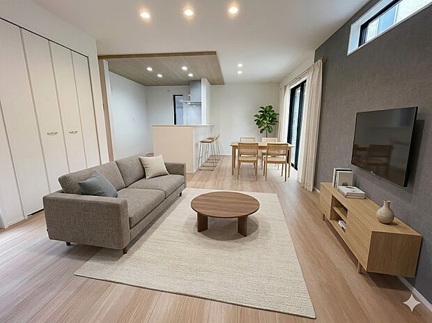 インテリアショップで見掛けた「あの家具」も置ける、ゆったりとした空間。時に広さが上質な寛ぎの時間になる事も。