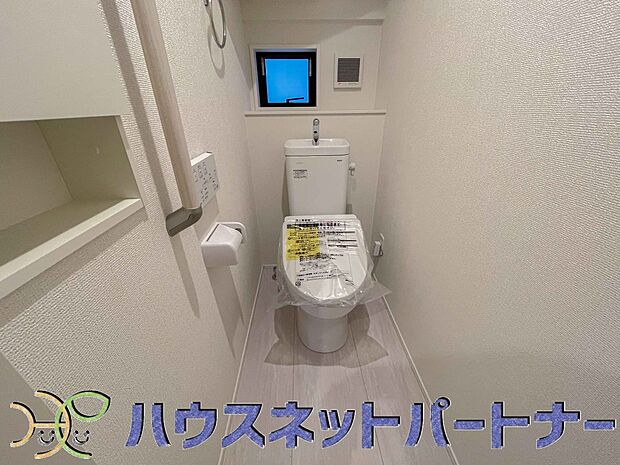 壁リモコンの場合、洗浄位置や水量の強弱など、シャワートイレをお好みの使い心地に設定できます。毎日使うトイレだから、使い勝手の良い機能があるとうれしいですね。