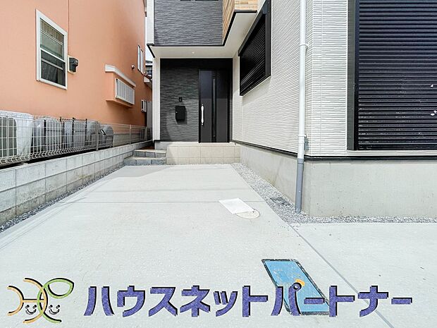カースペース2台可。もう1台車が必要になった時や来客時にも安心。駐車場に2台以上の車が停められる一戸建ては、車好きのあなたにおすすめ。