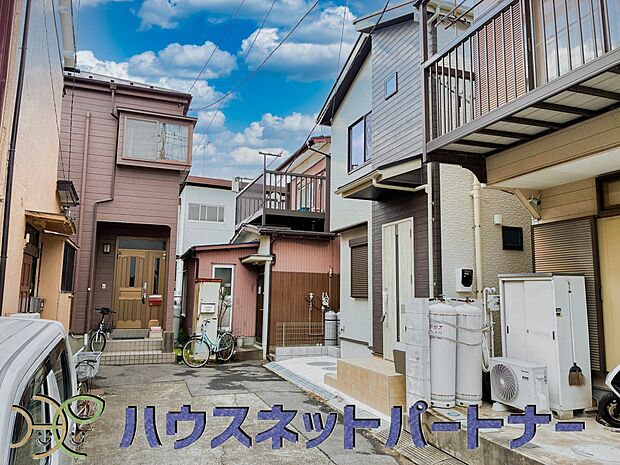 居住者の帰り、訪れる方を優しく迎える・安らぎに満ちた生活空間を予感させる。健やかな暮らしを楽しめそう。