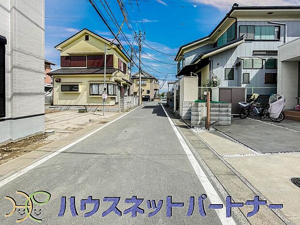 季節感を演出する多彩な樹木と豊かな彩りが重なり、四季折々の変化を楽しめる心地よい場所となることでしょう。時間の経過と共に味わいが出る素敵な空間へ。 